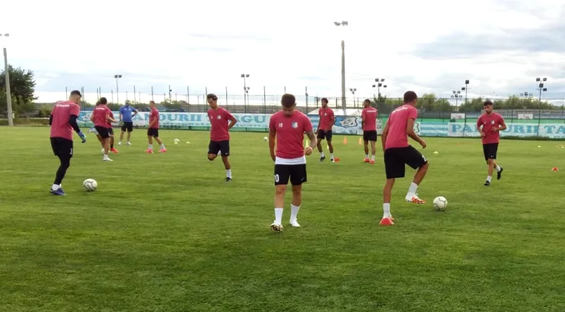 Pandurii s-a reunit fără teste de COVID-19 efectuate! Doar opt componenți din vechea gardă și nu mai puțin zece străini au fost prezenți la prima ședință de pregătire