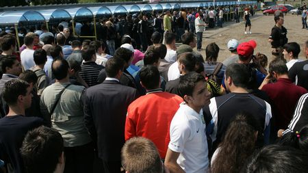 "Nu-i mai lăsăm în stadion!"