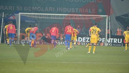 Nu i-au lăsat să uite!** FOTO Mesajul care a răsucit cuțitul în "rana" Stelei la Brașov! Cum au fost întâmpinați jucătorii lui Reghe
