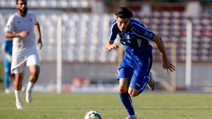 Reacția lui Mihai Roman după transferul de 350.000 de euro în Olanda: "Cariera mea merge pe un traseu ascendent. Baftă colegilor, să ajungă în play-off!"