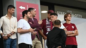 A venit și reacția oficială a clubului Rapid, după ce giuleștenii au fost numiți „sclavi” de către rivalul din Superliga, Gigi Becali: „Nu am fost surprinși nici de limbajul colorat al colegului de competiție”