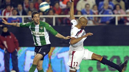 Șase jucători de la Betis au gripă porcină!