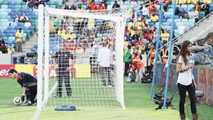 La ce i-o fi stat mintea! Casillas, "marcat" de iubită, în timpul meciului