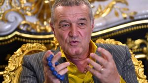 Scandări anti-Gigi Becali la Mediaș! Suporterii îi cer patronului să renunțe la FCSB!