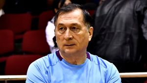 Ruptură între Ion Crăciunescu şi postul TV la care a scris istorie. După 15 ani, fostul mare arbitru e gata să rupă contractul din cauza nemulțumirilor pe care le are