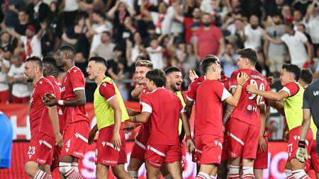 Pare banc, dar nu este. Jucătorul de 38 de ani al lui Dinamo, care în 2016 a plecat la Afumați, în Liga 3, și a vrut să se lase de fotbal, i-a fost propus de Florentin Petre lui Mircea Lucescu pentru a fi coleg în apărare cu Radu Drăgușin