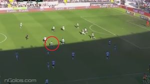 S-a trezit Sporting! Goluri senzaționale reușite de Bruno Fernandes, iar adversara FCSB-ului a distrus-o pe Guimaraes. Portarul a rămas "stană de piatră" la bomba din minutul 3