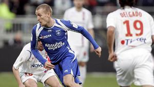 Niculae, titular în Auxerre-Lyon 0-3! **Vezi rezultatele din Ligue I!