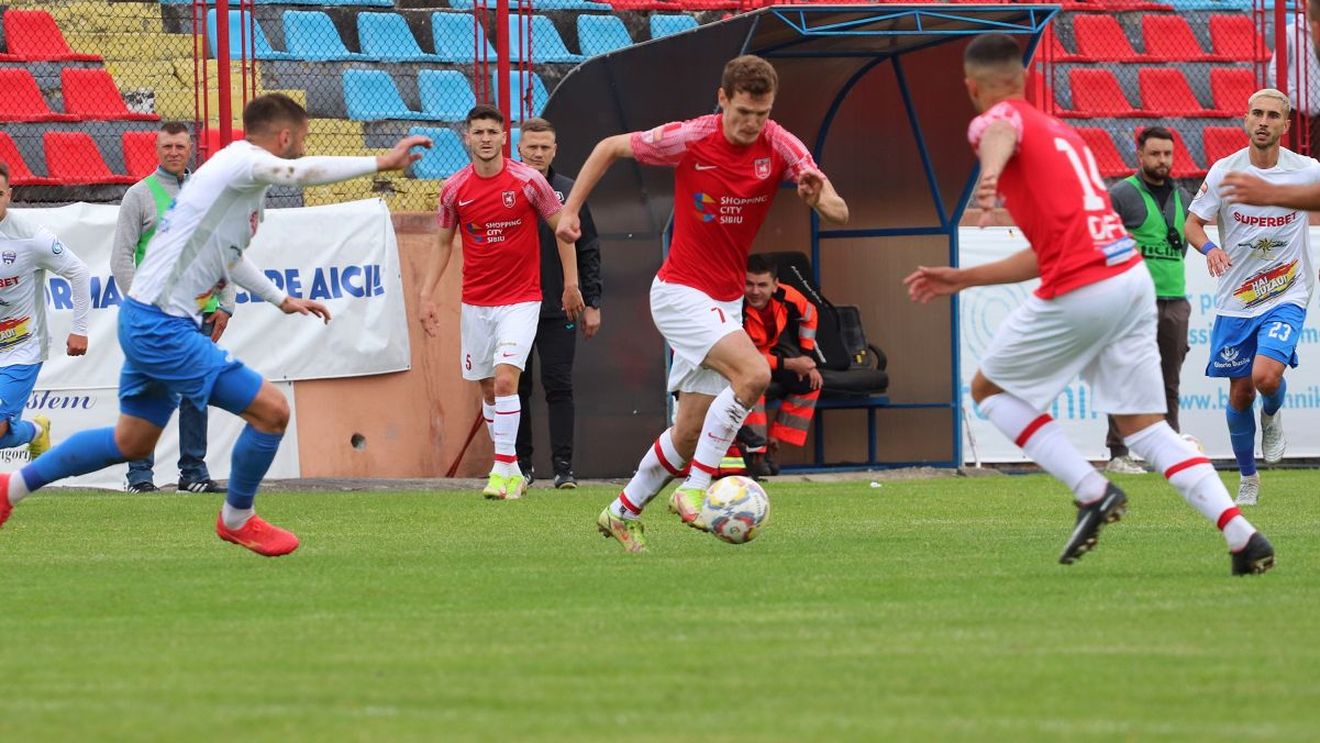 Fotbalistul cu 119 meciuri în prima ligă, care a lucrat cu Hagi, Bergodi și Mutu, s-a apucat de antrenorat