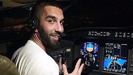 Barcelona a pus mâna pe aur. S-a înțeles cu Arda Turan! 