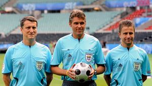 Rosetti: "Publicul si jucătorii respectă arbitrii din Italia"