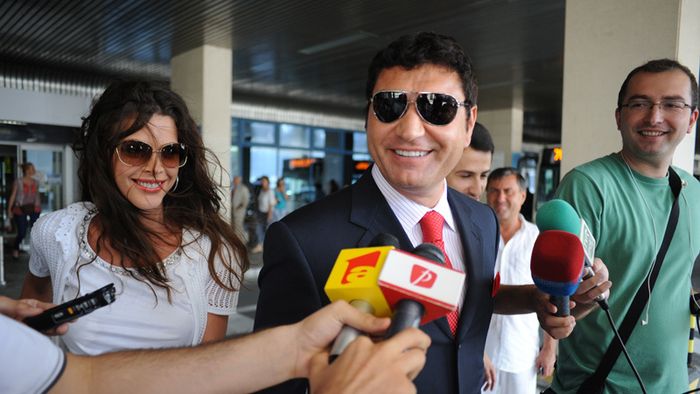Cristi și Alina Borcea, fără umbrelă la plajă