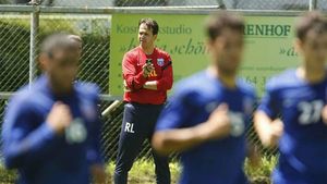 Steaua are în lot o "perlă", dar Roni Levi ezită să se folosească de ea!** De ce Roșu n-are loc în lotul echipei mari