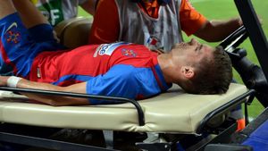 VIDEO Tănase trage să devină "noul Bale". Cum a început atacantul recuperarea după operație