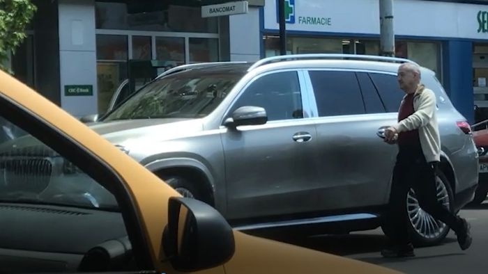 Gigi Becali conduce Maybach-ul și după ce a rămas fără permis + Luțu cu un teanc uriaș de bani în mână | FOTO&VIDEO EXCLUSIV