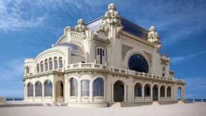 Cazinoul din Constanța arată fabulos, după renovarea care a costat 40.000.000 de euro, iar Gică Hagi e printre primii care au văzut cum arată bijuteria Constanței