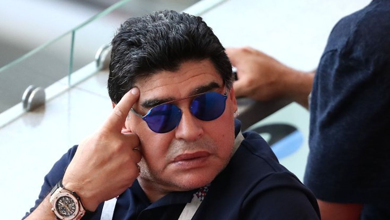 "Maradona e bolnav! Trebuiau să-i recomande un spital, nu o echipă în Mexic"! Un antrenor a lansat un atac fără precendent: "Nu poți profita așa de el, asta e prostituție"