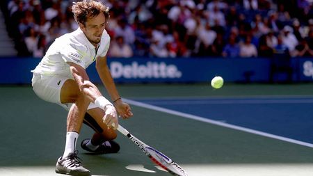 Indestructibil. Daniil Medvedev provoacă mai departe New York-ul să-l urască, sau nu: l-a învins pe Wawrinka și e în premieră în semifinale la un Grand Slam. "Vreau doar să fiu eu însumi"