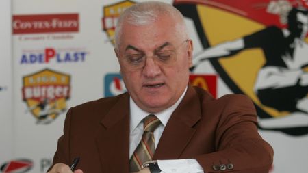 "O să strâng huliganii de pe străzi și o să-i bag la pușcărie"