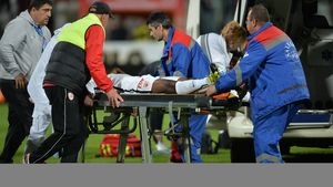 Moartea lui Ekeng: culpă medicală! "Nu s-au acordat manevrele de prim-ajutor cum trebuia. S-au făcut aiurea. Ar fi avut șanse dacă i se făceau imediat. E neglijență crasă. Sunt pasibili de sancțiuni!" "Puls": "Exista defibrilator"