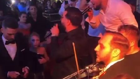 Invitați de lux la botezul fiului lui Adi Rus, fostul fotbalist de la CFR Cluj! Andra, Dan Bittman și Tzancă Uraganu au întreținut atmosfera. Jucătorii lui Dan Petrescu, prezenți la marele eveniment | VIDEO & FOTO