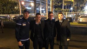 FOTO | Naționala s-a "reunit" în Italia :). Mutu și Contra l-au avut alături pe Lobonț la discuția purtată cu Ștefan Radu. Concluzia trasă de selecționer și întâlnirea cu Chiricheș