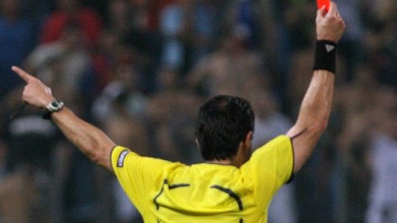 Schimbare istorică în fotbal! Ce regulă e modificată și de când se aplică