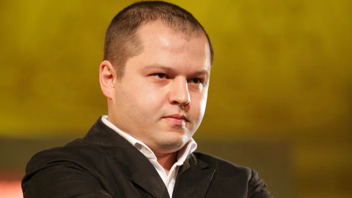 VIDEO Porumboiu, "trădat" de cine nu se aștepta!** A fost parodiat de fiul său în spotul TIFF 2011 :)