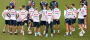 Fotbalist din lotul lui Mircea Lucescu, pus la 6 ani să facă nonstop „scărițe” de antrenorul care i-a fost asistent lui Reghecampf 18 luni la Abu Dhabi: „Era înalt și lent”. EXCLUSIV
