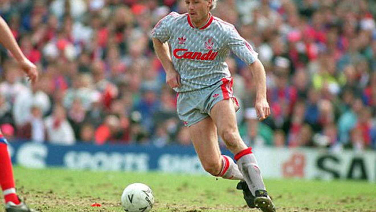 Un fotbalist din Suedia, fiul unei legende a lui Liverpool, a ȘOCAT: "Sunt gay"!** Tatăl său a bătut un homosexual într-o toaletă