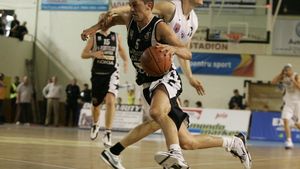 Se încinge lupta, cine bate azi e în finală!