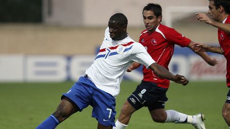 Clujenii, în al nouălea cer după ce l-au transferat pe Kivuvu:** "L-am luat pe Patrick Vieira"