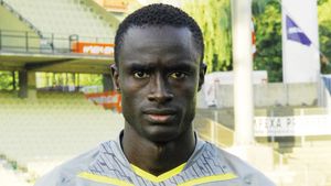 "Tall va sosi mâine în România! **90% este jucătorul Stelei"