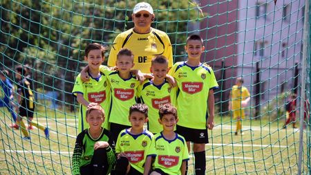 Antrenorul care i-a descoperit pe frații Matei și Andrei Tănasă de la FCSB le prevede un viitor frumos celor doi. „Matei este un geniu, e un copil fabulos!” | EXCLUSIV