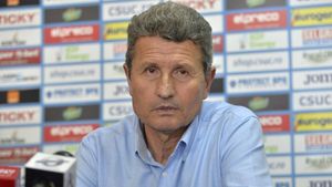 "Am venit să fac performanță la Craiova". Mulțescu, prezentat oficial la CS Universitatea. Cine sunt colaboratorii săi