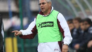 "Andone e singurul capabil să îndrepte lucrurile la Rapid"