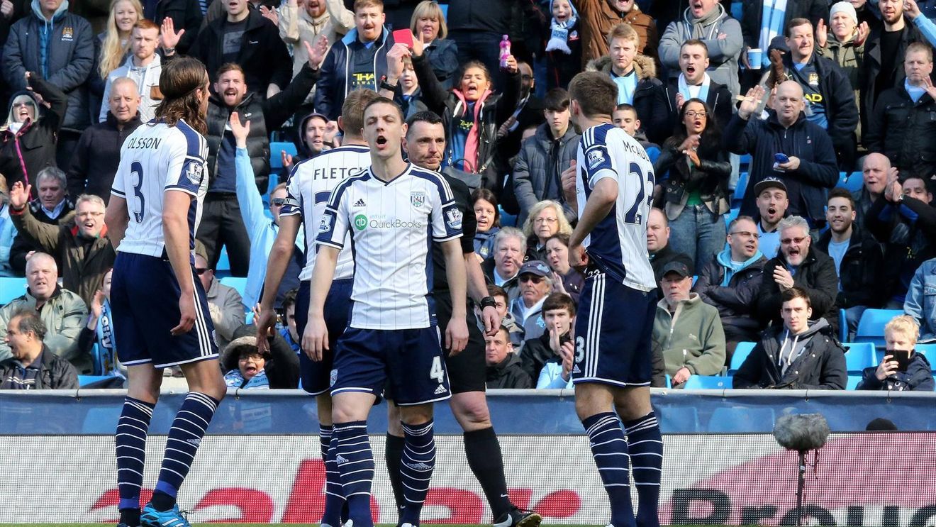 Craig Dawson a fost suspendat, deși coechipierul său Gareth McAuley a fost eliminat