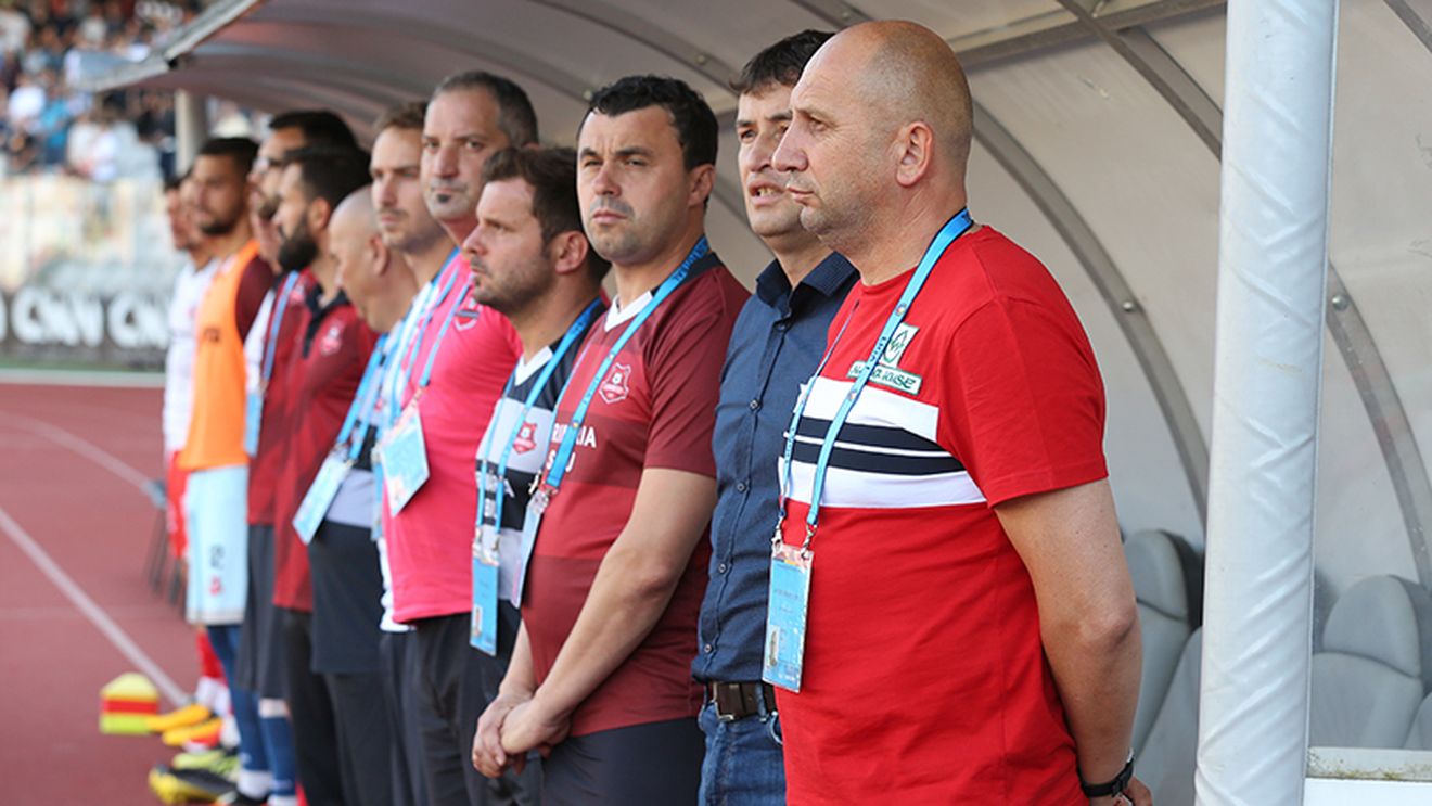 Miriuță, dribling elegant pe lângă întrebarea: "Rămâi la Hermannstadt?". Discursul antrenorului, după turul barajului pentru Liga 1 și oferta care i-a bătut la ușă 