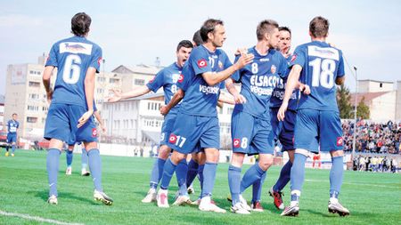 "Încep să cred că joacă la pariuri!"