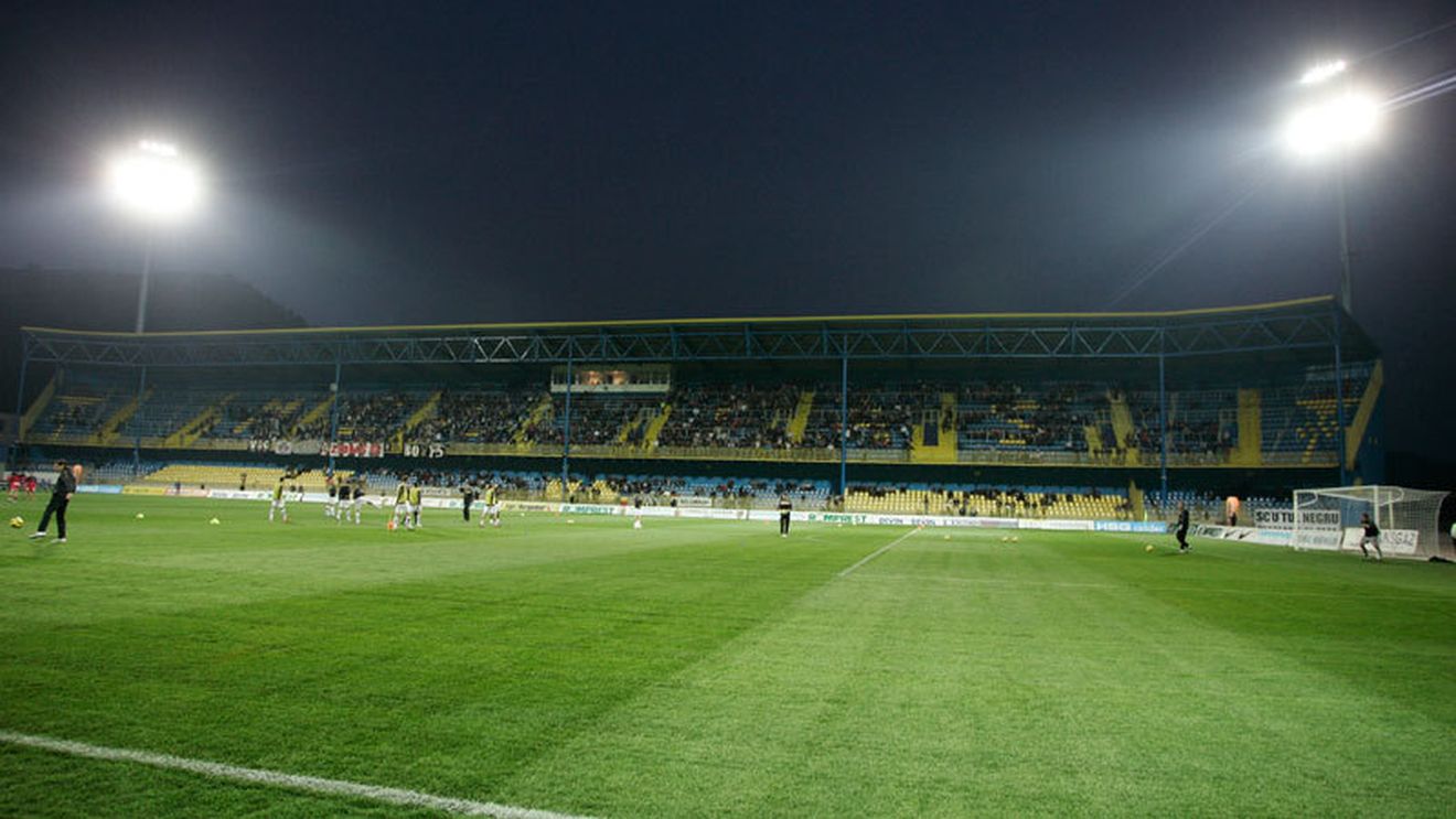 2.500 de spectatori a avut "U" Cluj la jocurile de acasă jucate "afară"!