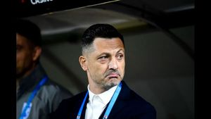 Jucătorul care trece printr-o perioadă neagră la Universitatea Craiova. Mirel Rădoi: „Trebuie să-l protejăm”