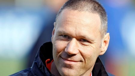 Van Basten: "Mă bucur pentru Hiddink dar Olanda se califică!"