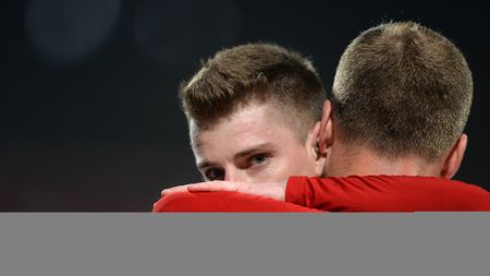 EXCLUSIV | Vali Lazăr nu mai revine în Liga 1. Qatarezii vor plăti suma cerută de Dinamo. Pe ce perioadă semnează mijlocașul 