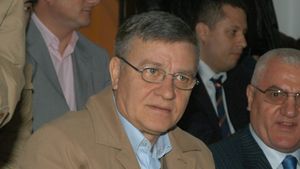 Mircea Sandu a reacționat după ce Răzvan Burleanu a fost reales preşedinte FRF: „Vrea să mă depăşească la mandate! Era mai bine cu Gică Popescu”