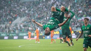 Atacantul transferat de Universitatea Craiova a fugit de la fosta echipă, invocând „un episod de anxietate". Palestinianul celebrează golurile precum Andrei Ivan