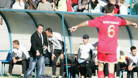 Reghecampf pregătește două debuturi pentru meciul cu Bârsana! Steaua, 4 partide în 10 zile: "Am împărțit echipa, încercăm să facem față"