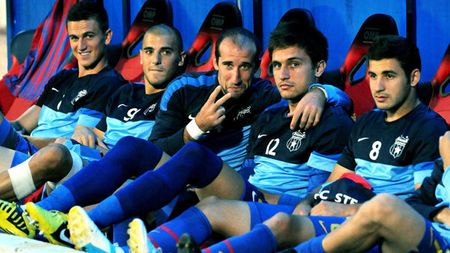 Reghecampf are o singură DILEMĂ‚ pentru meciul de Cupă! **Cum va arăta Steaua în meciul de la Chiajna: doi fotbaliști își joacă viitorul