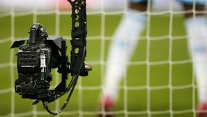 Până se implementează VAR în Liga 1, se schimbă tehnologia. Revoluția pregătită de FIFA în arbitrajul video: „Camere instalate sub acoperiș care urmăresc mișcarea membrelor fotbaliștilor”