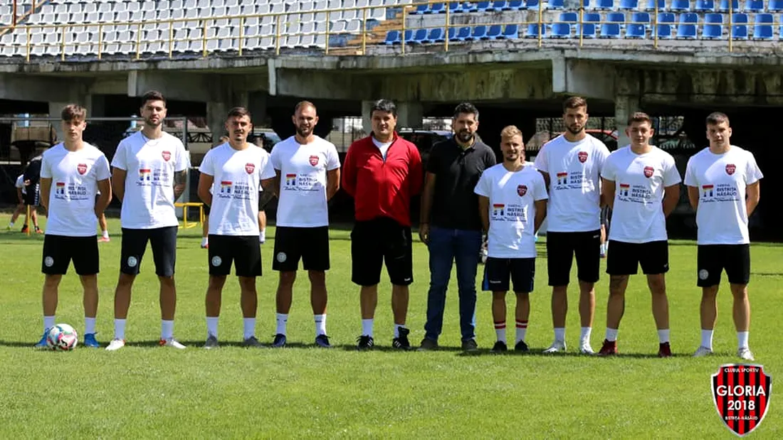 Gloria Bistrița Năsăud se pregătește de un sezon în care nu concepe ratarea promovării! A adus jucători cu experiență în Liga 2, iar antrenorul Adrian Falub e ferm: ”Sper ca drumul să fie bun”