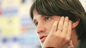 Chivu riscă totul cu Franța!